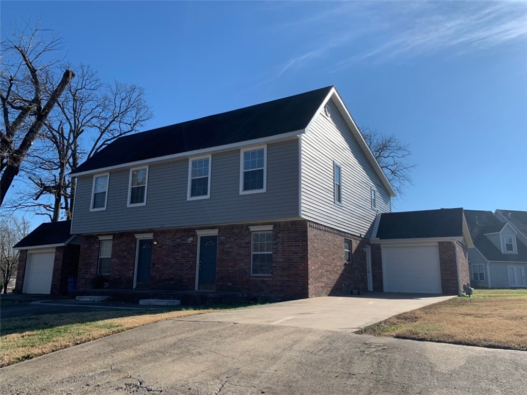 2 bed, 2 bath duplex in great location near downtown Bentonville, Walmart Home Office, biking trails, and so much more!!