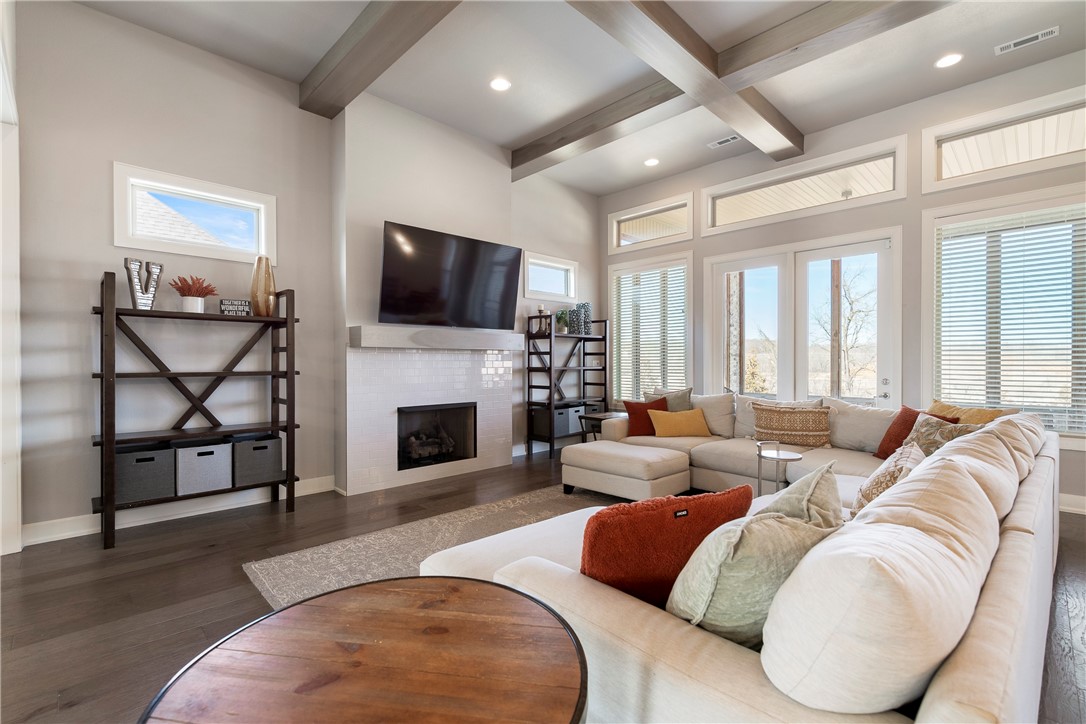 Shadow Valley Ph Ix Rogers - Residential