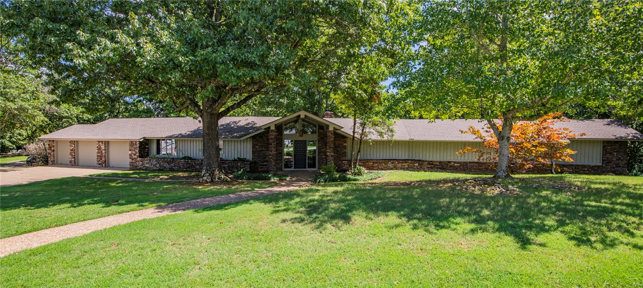 Country Club Estates - Residential