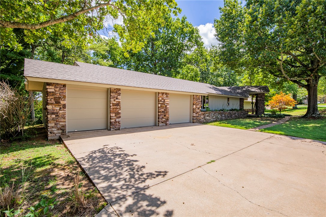 Country Club Estates - Residential