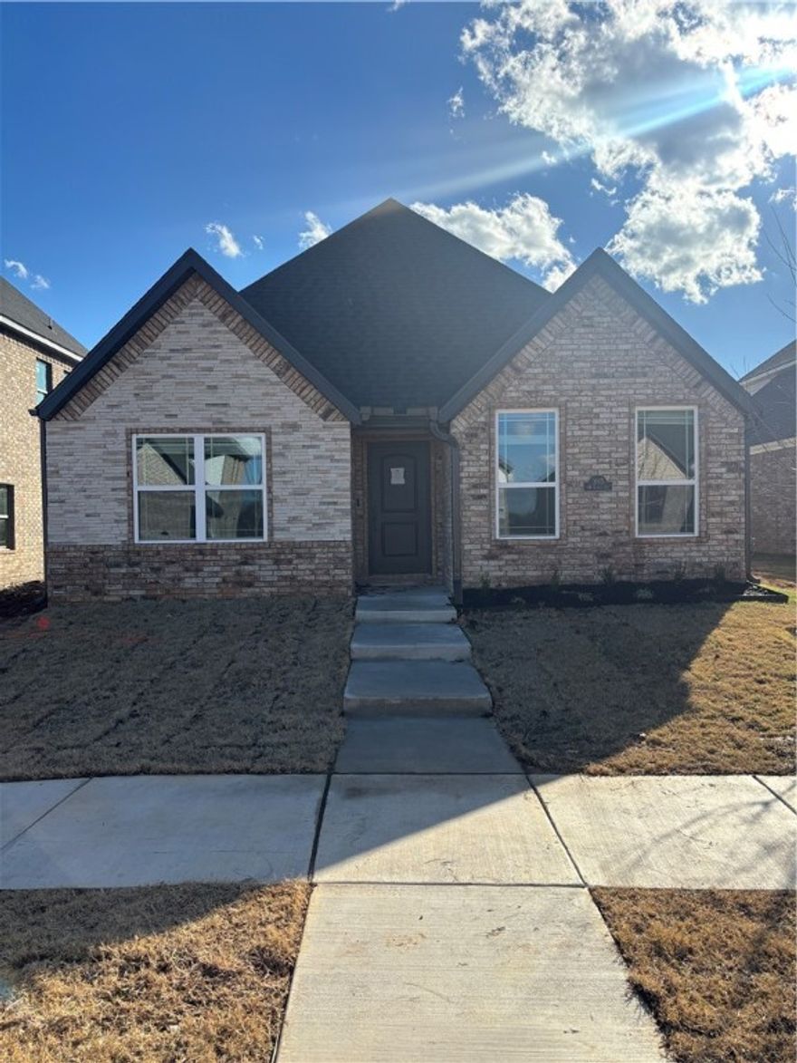 Brand New north facing home within walking distance to Creekside Elementary. 15'+ Foot ceilings in the living area. Granite counters, gas cooktop, washer, dryer, fridge and privacy fence included. 10 Minutes to Walmart Home Office and Downtown Bentonville. Get it before it's gone!