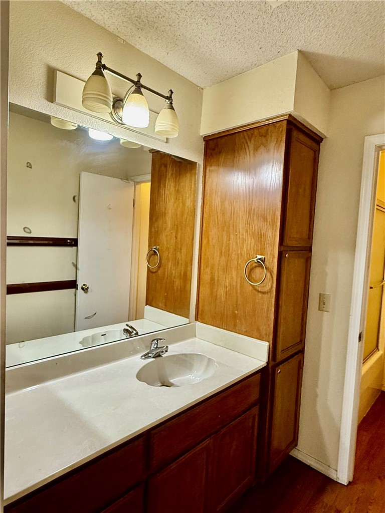 Metfield Courts Bvv - Residential Lease