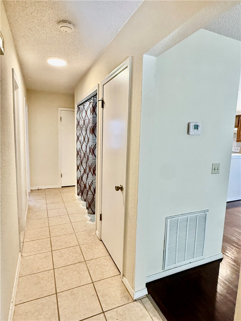 Metfield Courts Bvv - Residential Lease