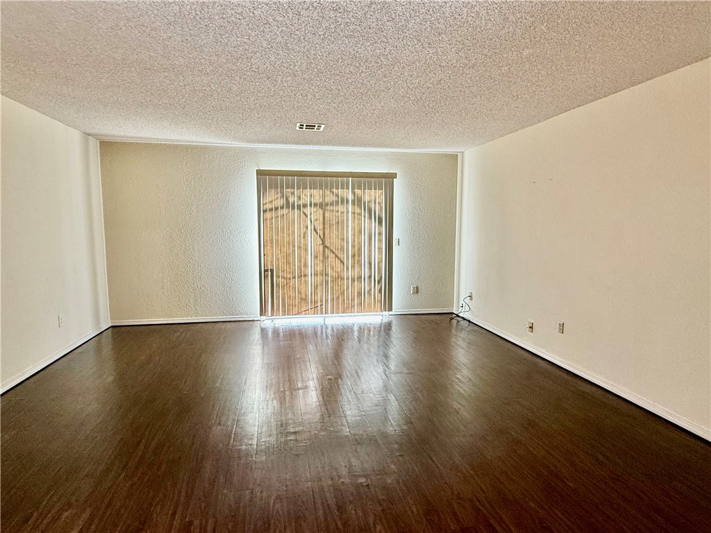 Metfield Courts Bvv - Residential Lease