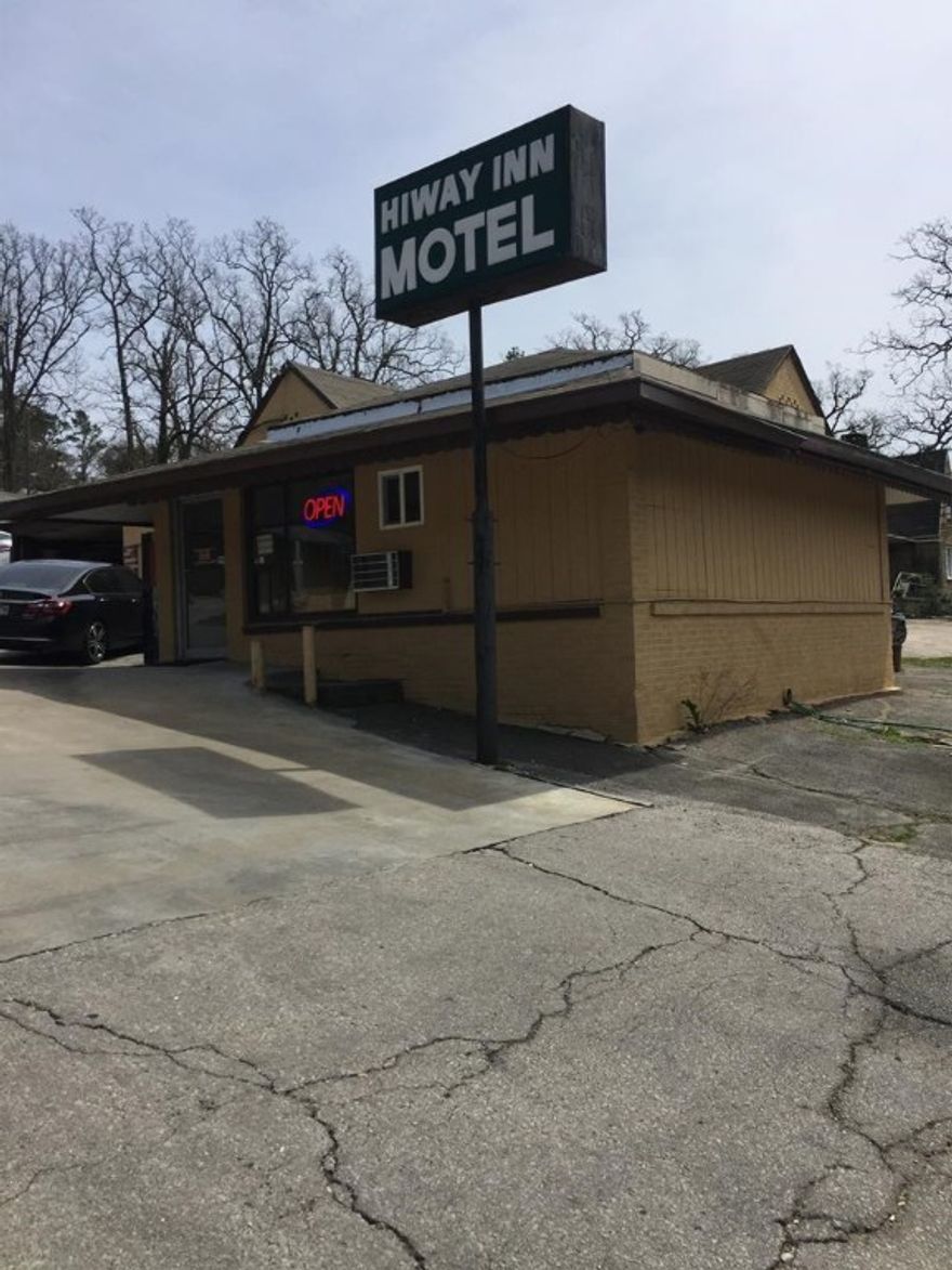 Incredible location directly across from UAMS and the VA hospital. Great development potential. Retail with lofts, restaurant or doctors offices.