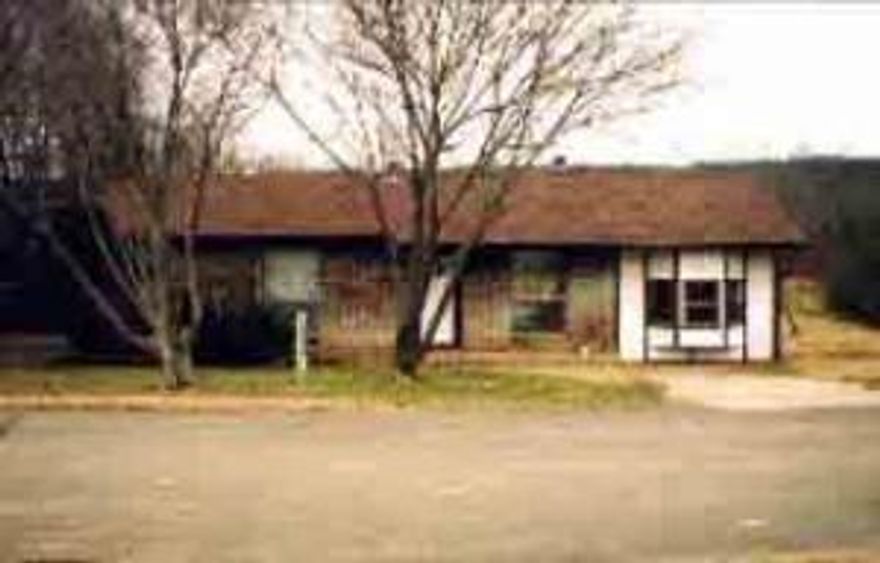 Nice brick home in town with lots of room for the children to romp! Perfect for the first time homebuyer. Notice:NO WORKSHOP!!!  LISTING AGENT RELATIVE OF SELLER!!