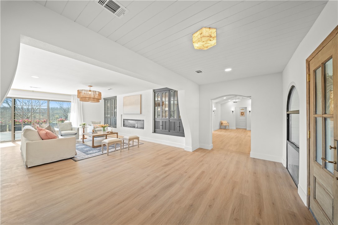 507 - 627 Reed Valley