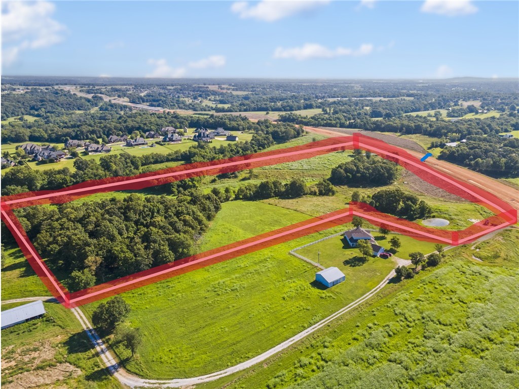 Tontitown Outlots 2000 Annex - Land