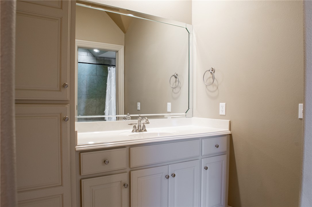 Pinnacle Gardens Sub Rogers - Residential Lease