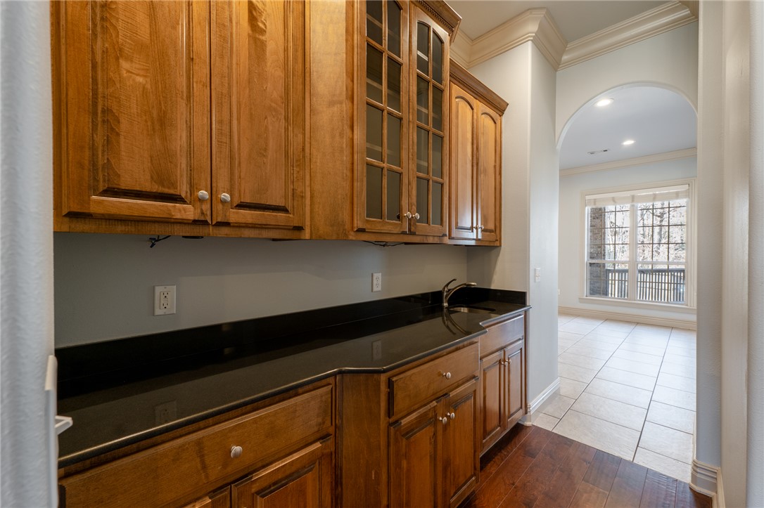 Pinnacle Gardens Sub Rogers - Residential Lease