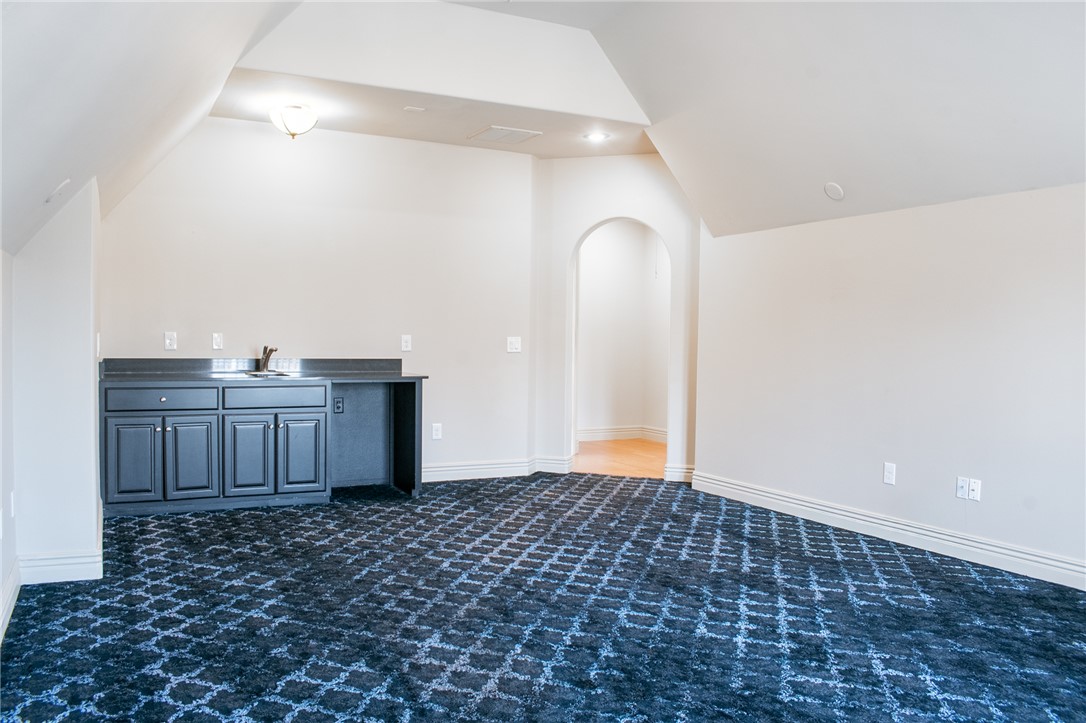 Pinnacle Gardens Sub Rogers - Residential Lease