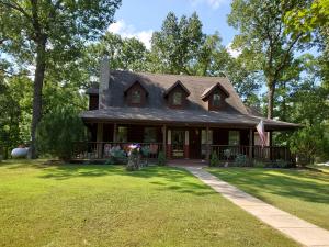 Nice home in a great neighborhood