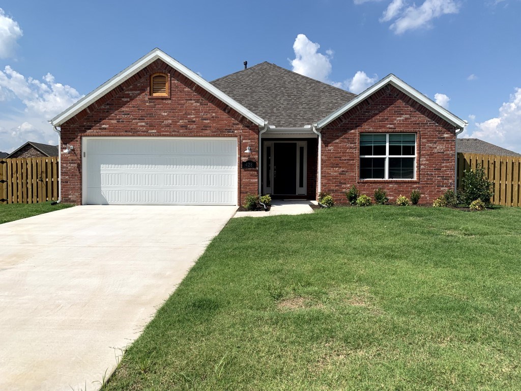Beautiful 3 bed, 2 bath home in Farmington! Home features stunning wood look luxury vinyl floors, open floor plan, granite counter tops, upgraded Samsung stainless steel appliances, low e windows, covered back porch, and so much more!