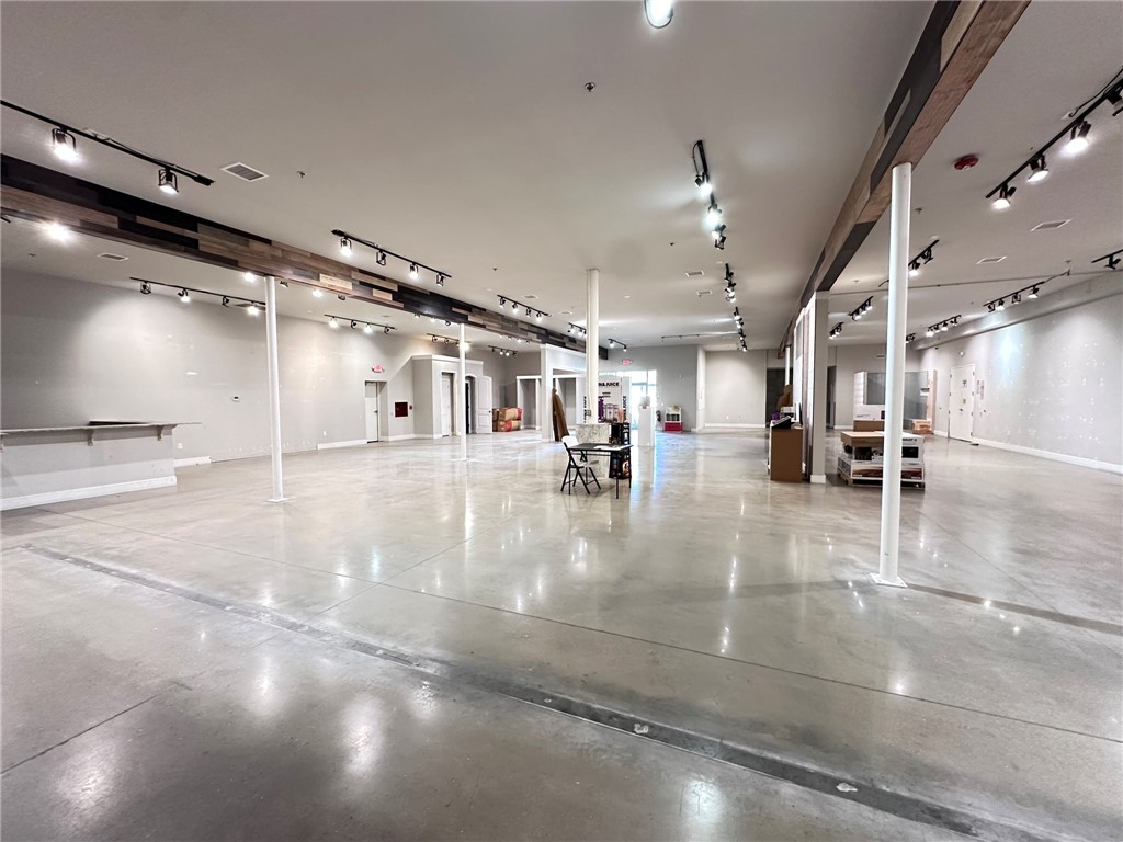 Lowell Indust Park Lowell - Commercial Lease