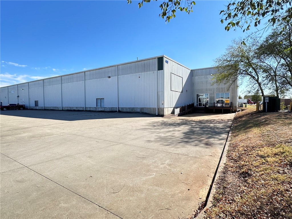 Showroom/Warehouse available for Sublease. ± 9,145 SF to 15,335 SF available. Centrally located in Lowell. Beautiful showroom/open space. Climate controlled. Significant office space that could be removed if desired. Loading dock available. 3PL services available on site. Modified Gross lease.