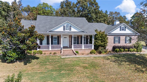 Photo of 12 W Ridgeline Drive, Russellville, AR 72802 (MLS # 1362114)