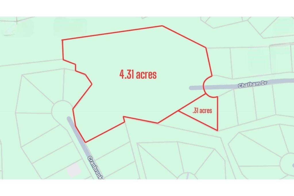 This listing includes two lots: Parcel ID 16-06677-000 (4.31 acres) and Parcel ID 16-06573-000 (0.31 acres) Discover the natural beauty of this 4.62-acre property, located on the east side of the highway in Bella Vista. Tucked away at the end of a peaceful cul-de-sac, these two combined lots offer a serene escape while still enjoying all the incredible amenities Bella Vista has to offerāgolf, fishing, biking and hiking trails, pools, and fitness facilities! This property falls in the highly sought after Bentonville School system.
With Bella Vista POA (Green Space) land behind the property ensuring no future development, you'll have a private and tranquil setting to build your dream home.