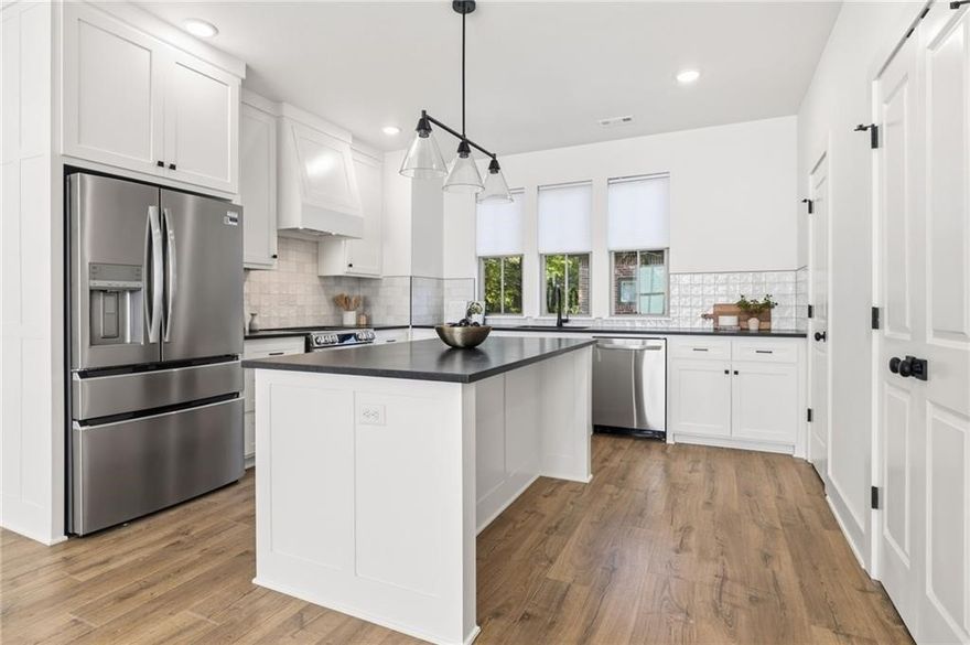 The Brookline Townhomes are here! These beautifully designed new townhomes join traditional
architecture with modern construction, stylish finishes, and contemporary amenities. Each unit features a
private one-car garage equipped with a 220V outlet for EV charging. Just inside, a heated and cooled flex
space offers the perfect spot for a home office or creative studio. An open-concept kitchen and living area
is filled with natural light, with a convenient half bath nearby. The spacious bedroom suite includes a built-
in desk nook, oversized walk-in closet, and sleek full bath with walk-in shower. These townhomes are built
to be highly energy efficient: perfect for those seeking a low-maintenance lifestyle and convenience.
Located just minutes from the University of Arkansas and the Arts & Entertainment District, these homes
provide close proximity to Fayetteville’s best attractions. See today why the Brookline Townhomes offer a
unique opportunity for private, connected living in a vibrant community.