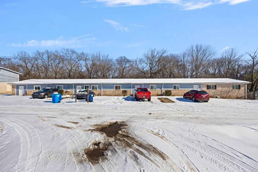 Excellent investment opportunity in Russellville! Located just minutes from downtown and Arkansas Tech University, this 4-plex offers strong rental potential. Each unit features 3 bedrooms and 1 bathroom, providing spacious layouts that are highly desirable for tenants. Convenient access to shopping, dining, and major roadways makes this a solid addition to any investment portfolio. Don’t miss this income-producing property in a prime location.