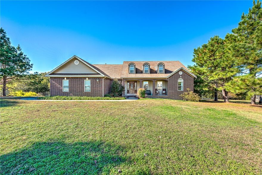 Looking for the ability to live on an acre lot with trees surrounding you, peaceful views, and a wonderful 3 bedroom/2 bathroom home?! This Huntsville home is just minutes to 412 and Springdale, but with the country living feel. Home has beautiful wood floors, brick fireplace, spacious layout in the living room and open kitchen, split floor plan, back deck overlooking a treeline, and sits near the end of the subdivision road. Check this out today, priced to sell and just in time for the Holidays!