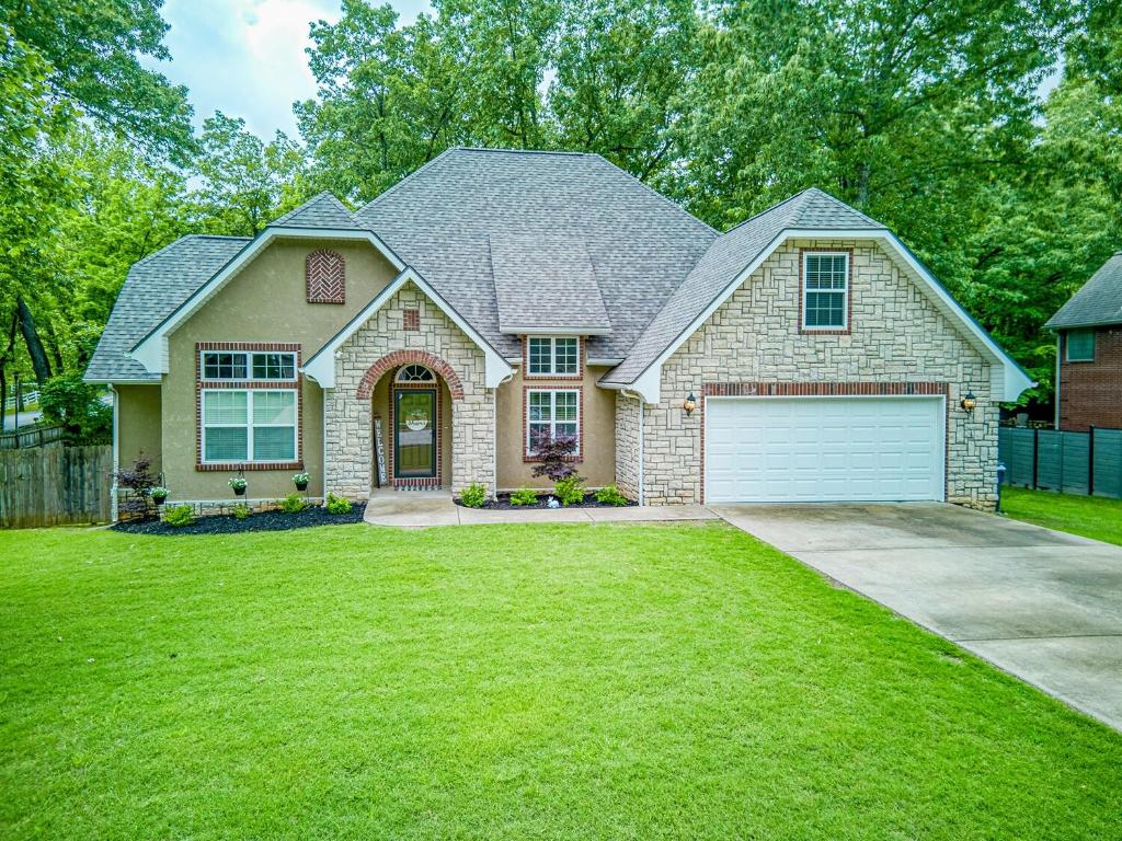Beautiful 3 BR 2 BA home boasting more than 2,100 sprawling square feet of living space! This newer home is located in the Brookefield subdivision which offers home owners a fabulous location, beautiful neighborhood and well known surroundings. Features you will love about this home; the huge bonus room (could be a 4th BR) above the 2 car garage, open concept living, built in 2013, large level fenced lot, NEW roof in the fall of 2023, NEW stainless kitchen appliances, split bedroom floor plan, vaulted ceilings, 2 dining spaces, irrigation, gas log fireplace, oversized covered back deck, very large primary bedroom and ensuite bath with his and hers sinks, soaker tub and step in shower and so much more!