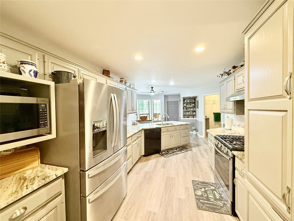 HICKORY HILLS PHASE II - Residential