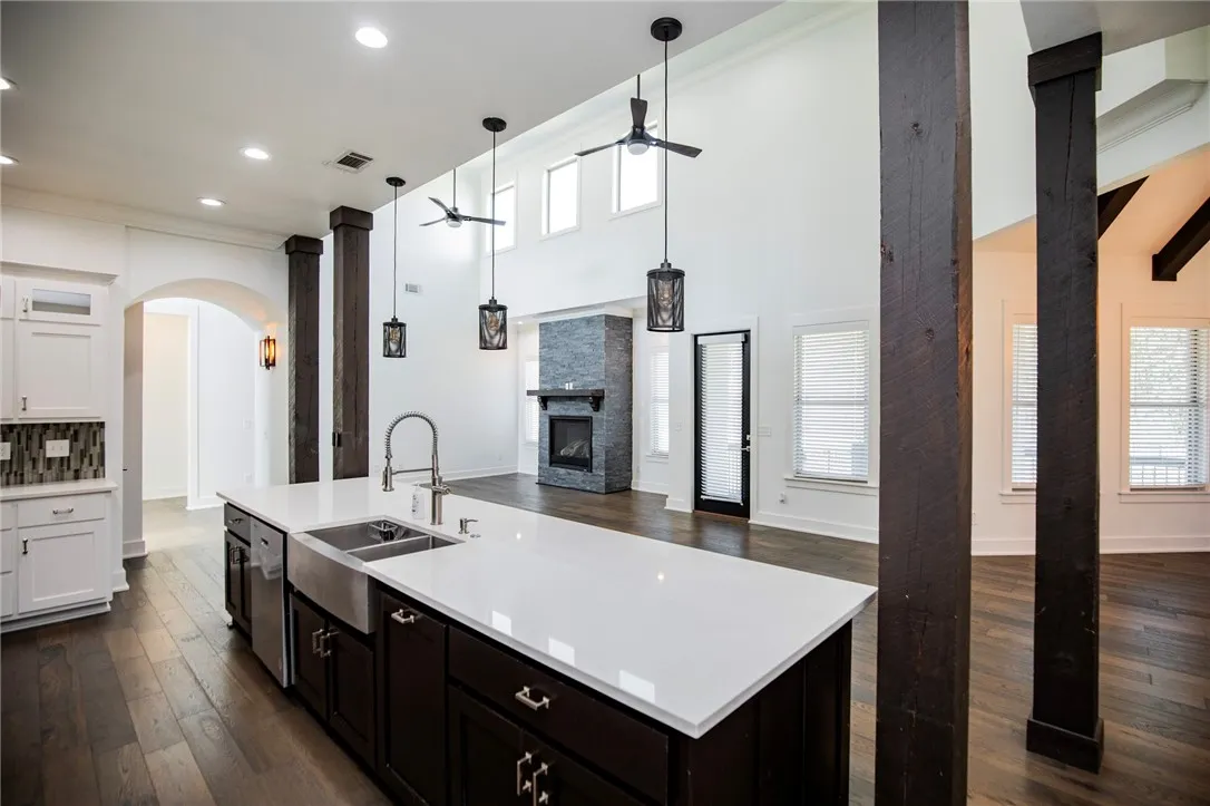 Rogers, Arkansas 72758, United States, 4 Bedrooms Bedrooms, ,5 BathroomsBathrooms,Residential,Active,220496