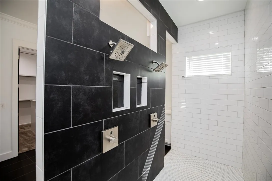 Rogers, Arkansas 72758, United States, 4 Bedrooms Bedrooms, ,5 BathroomsBathrooms,Residential,Active,220496