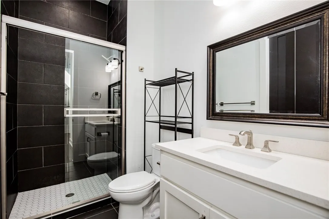 Rogers, Arkansas 72758, United States, 4 Bedrooms Bedrooms, ,5 BathroomsBathrooms,Residential,Active,220496