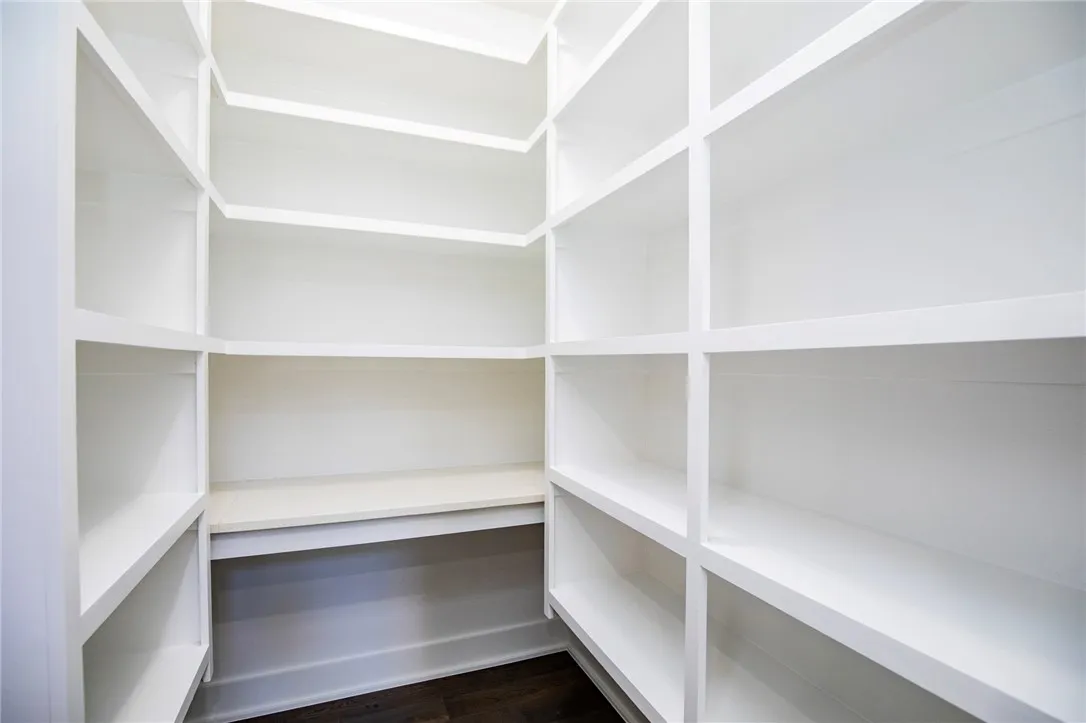 Rogers, Arkansas 72758, United States, 4 Bedrooms Bedrooms, ,5 BathroomsBathrooms,Residential,Active,220496