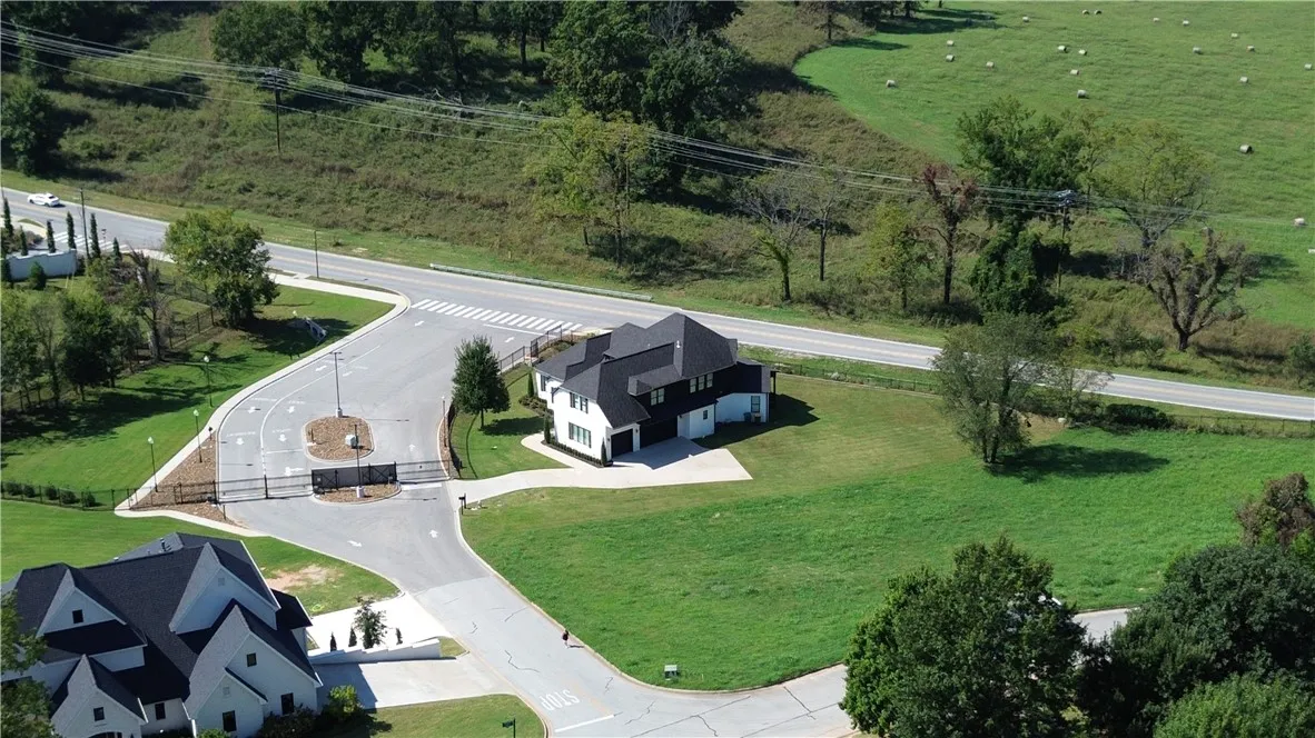 Rogers, Arkansas 72758, United States, 4 Bedrooms Bedrooms, ,5 BathroomsBathrooms,Residential,Active,220496