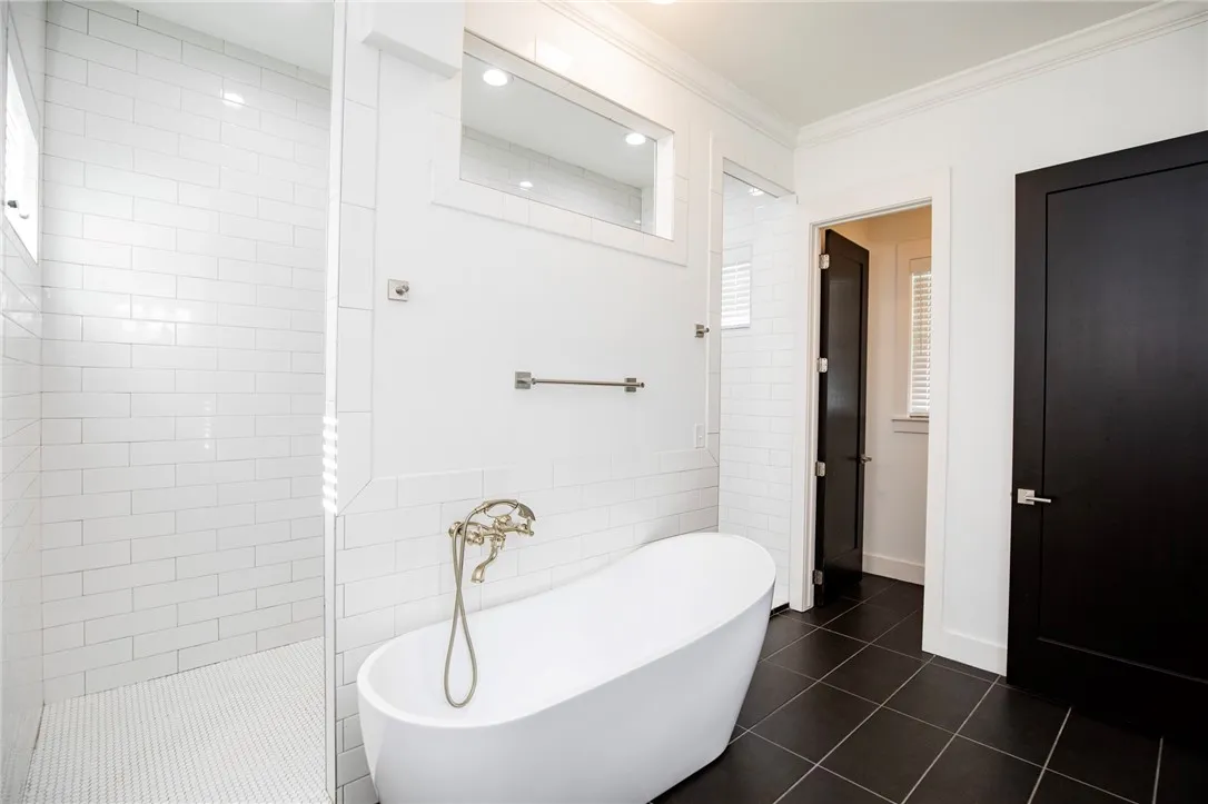 Rogers, Arkansas 72758, United States, 4 Bedrooms Bedrooms, ,5 BathroomsBathrooms,Residential,Active,220496