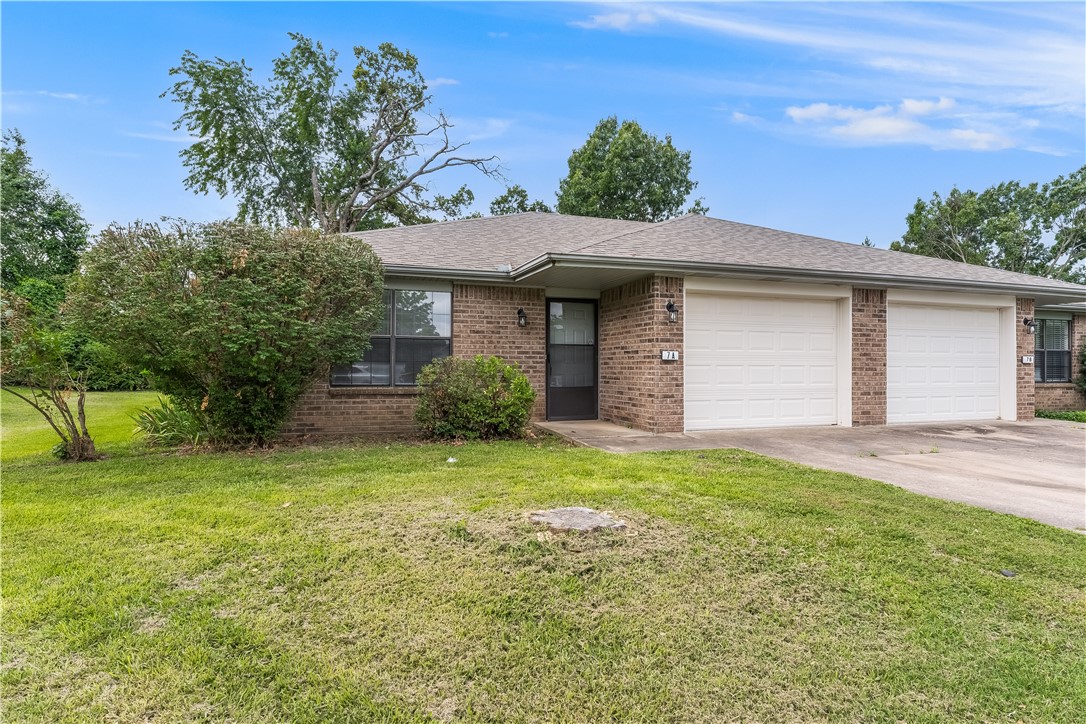 Welcome to this newly updated 2-bedroom, 2-bathroom house located in the heart of Bentonville, AR. The spacious layout offers plenty of room to relax and entertain, while the great location provides easy access to all the amenities the area has to offer. Enjoy the convenience of nearby bike trails, perfect for outdoor enthusiasts looking to explore the beautiful surroundings. Don't miss out on this fantastic opportunity to make this house your new home.