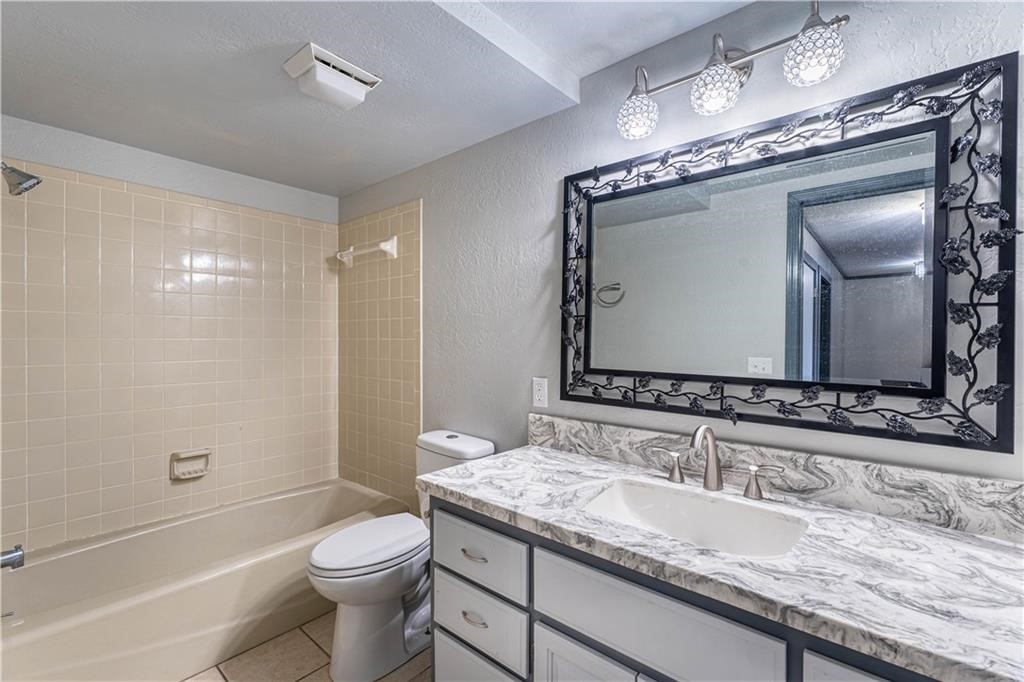 Brompton Courts Bvv - Residential Lease