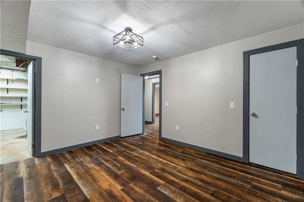 Brompton Courts Bvv - Residential Lease