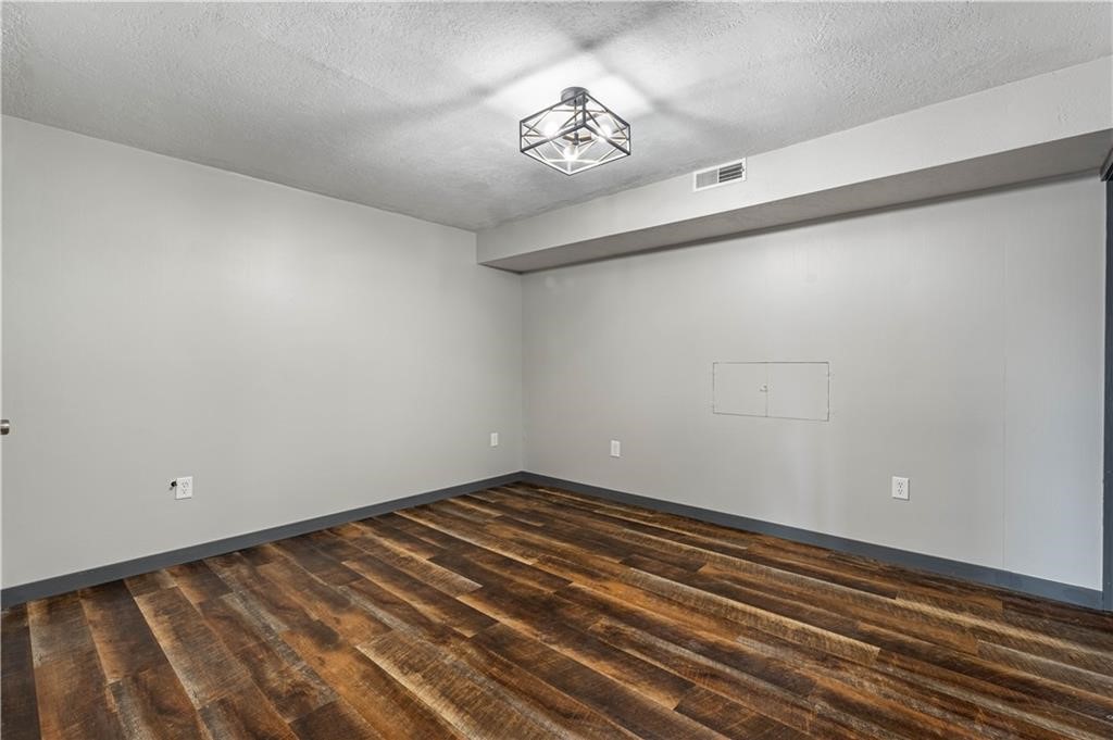 Brompton Courts Bvv - Residential Lease