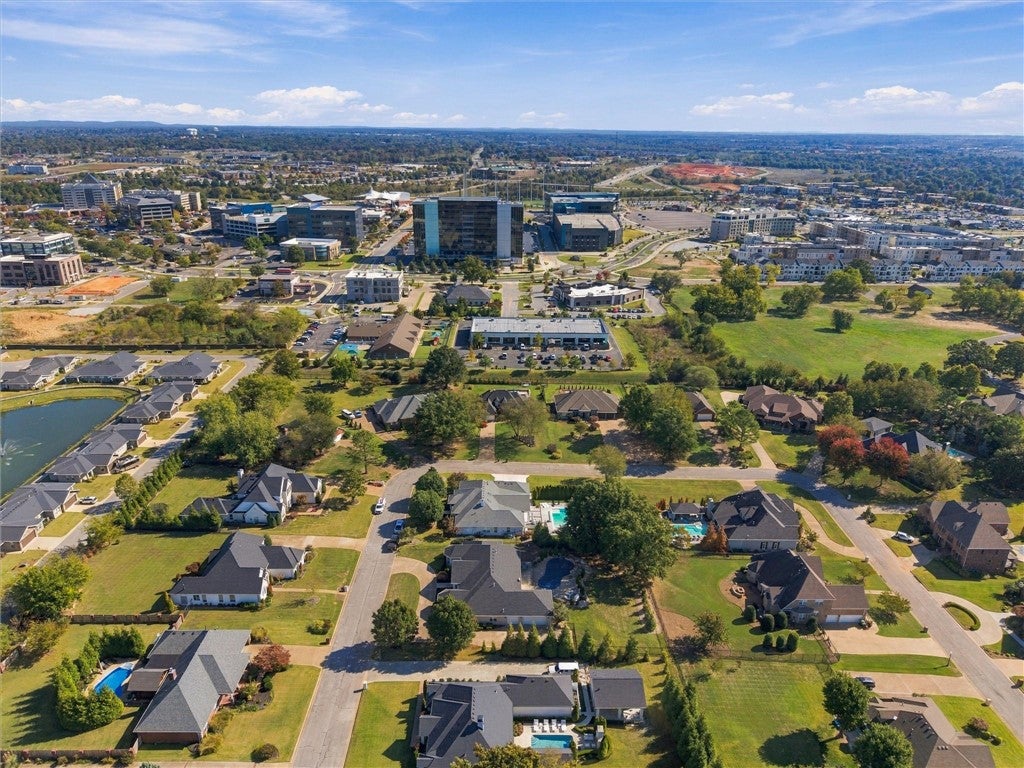 Northwest Arkansas Real Estate | Uptown Real Estate 8 W Wembly Drive