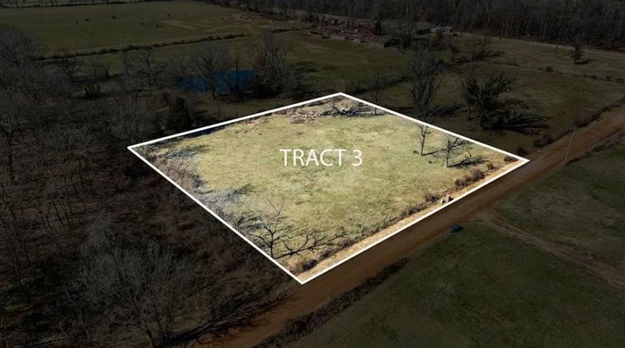 Prime land in Bentonville, Arkansas with no covenants! Flat and spacious tract is on a well-maintained
gravel road in a rapidly growing area with tons of developments all around. Water, electricity, and gas
utilities are available. Bentonville School District and near Northwest Arkansas National Airport (XNA).
Recent survey is available and all corners have been marked by surveyor. Peaceful country setting while
just 12 miles from Downtown Bentonville.