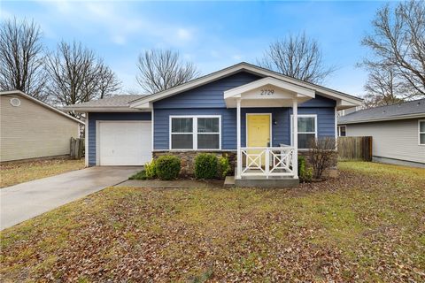 Photo of 2729 N Villa Boulevard, Fayetteville, AR 72703 (MLS # 1336399)