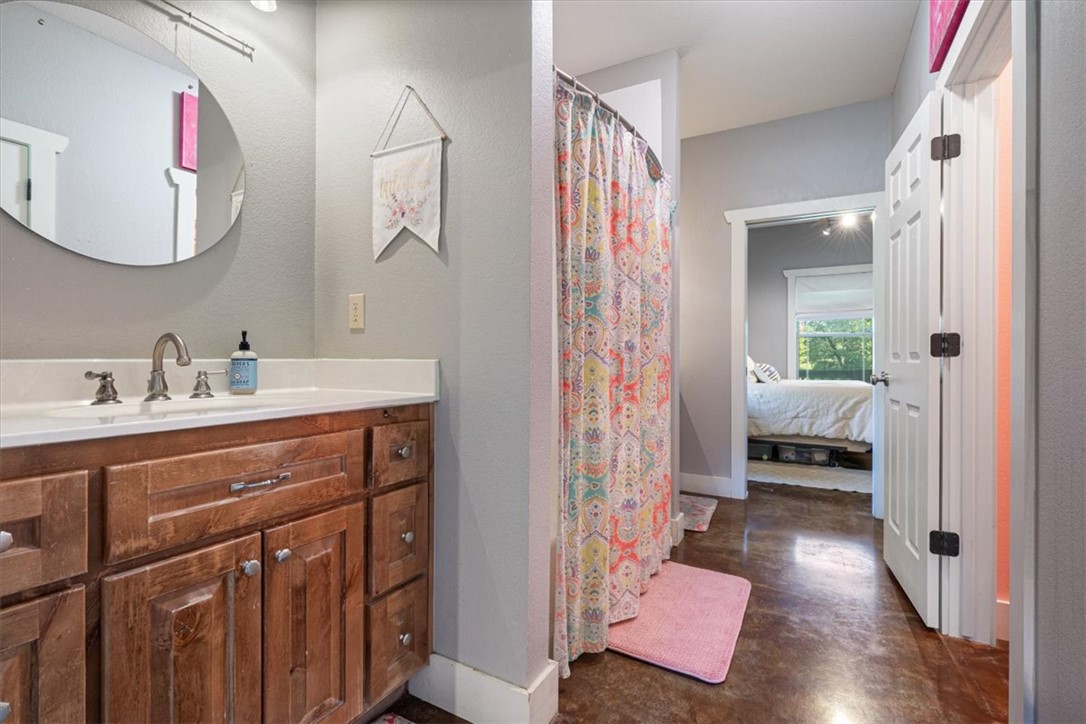 19-17-33-RURAL - Residential