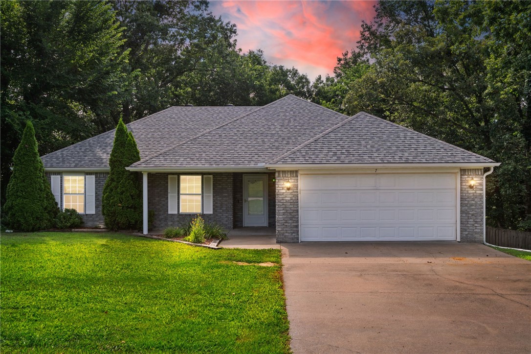 SELLER OFFERING A $5,000 CARPET ALLOWANCE! Just 7 minutes from I-49, this well-kept 3 bed, 2 bath home in Bella Vista offers the perfect mix of privacy and convenience. Surrounded by trees on three sides, you'll enjoy a shaded, peaceful setting while still being close to everything you need.
Built in 2006 and thoughtfully updated, the home features 1,460 square feet of functional living space. Major improvements include a new roof in 2020, new hot water heater in 2022, and a new HVAC system in 2023. The layout includes a comfortable living area that opens to the dining space and kitchen, and the primary suite includes a tiled walk-in shower for a more updated feel.
Outside, the fully fenced backyard is private and shadedāgreat for relaxing, entertaining, or letting pets roam freely. A 2-car attached garage adds extra storage and everyday convenience.
If you're looking for a move-in ready home with smart updates, privacy, and quick highway access, this one is worth a look!
monthly $40 HOA fee