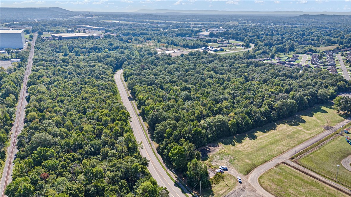 42 Acres in Russellville City Limits ā Prime Development Opportunity:
This 42-acre tract offers a rare opportunity inside the Russellville city limits. Located in a designated Opportunity Zone, this property provides excellent potential for investors and developers. The site is level with water and sewer access available, making it ready for a wide range of uses.
With its flexible zoning potential, the land can be developed for commercial projects, residential neighborhoods, or mixed-use development. Its location within the city ensures access to local amenities, schools, retail, and major roadways, making it a strategic site for growth.
Key Features:
42 acres inside Russellville city limits
Located in an Opportunity Zone (investment advantages)
Level site with water and sewer accessible
Suitable for commercial, residential, or mixed-use development
This property is a blank canvas with endless potential for a visionary developer or investor.