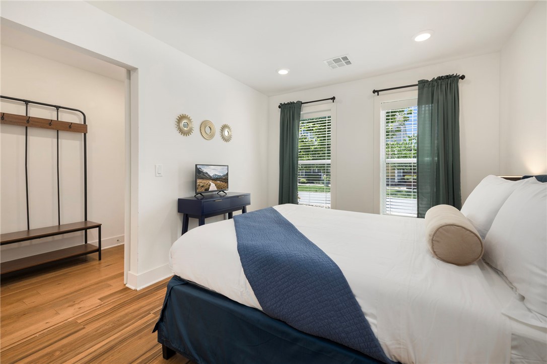 T J Hollands Sub Bentonville - Residential