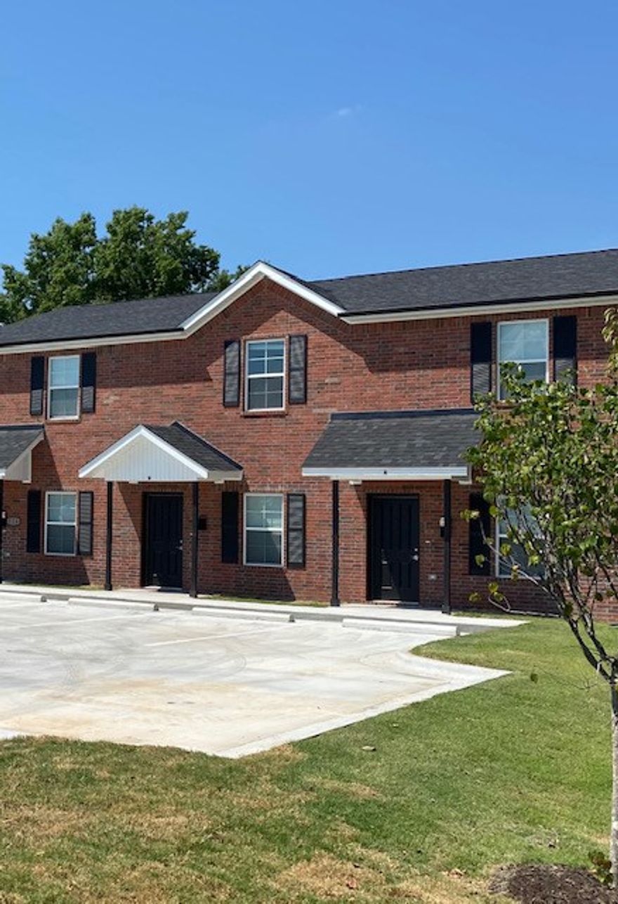 Brand new townhomes built and finished in August 2020.  7 units all 3 bd 3 bath.  Stainless steel appliances, granite countertops and luxury vinyl plank throughout.  Great location next to schools and close to business district.  Property includes playground and ample parking.  Each unit has privacy fenced back yard.  Link to video of units   https://www.youtube.com/watch?v=B69wsJNnQlE&feature=youtu.be