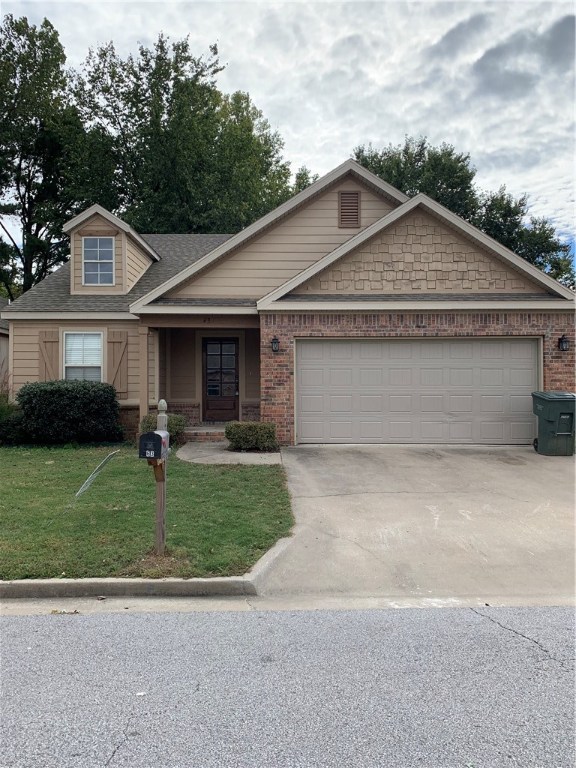 Great location in the heart of Fayetteville. House has been well kept and is updated. Very close to campus and uptown Fayetteville.