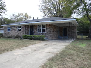 If you are looking for an excellent condition home under 100k, look no further. This would be perfect for an investor or first time home buyer. Ready to move in! Brand new HVAC!