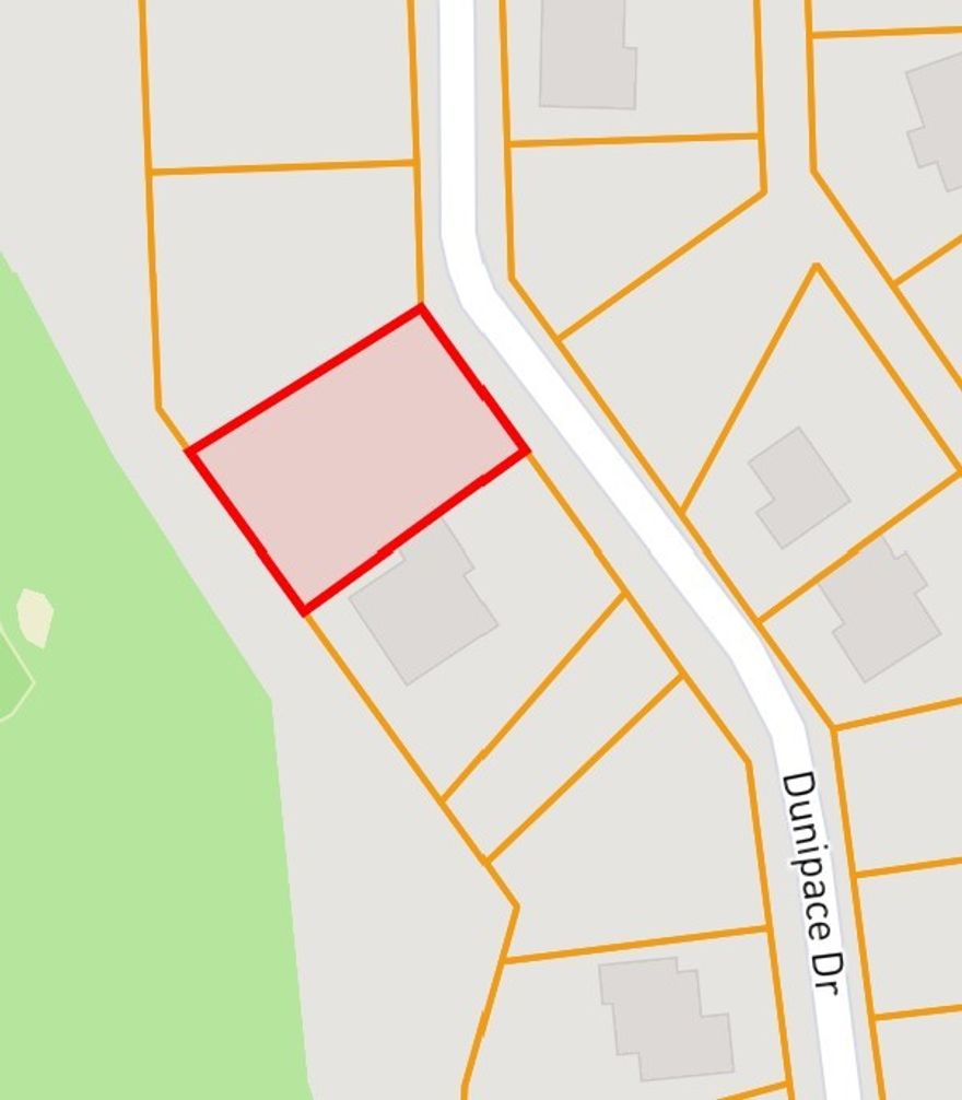 Large lot on Highlands golf course - great lot to build your future home on.