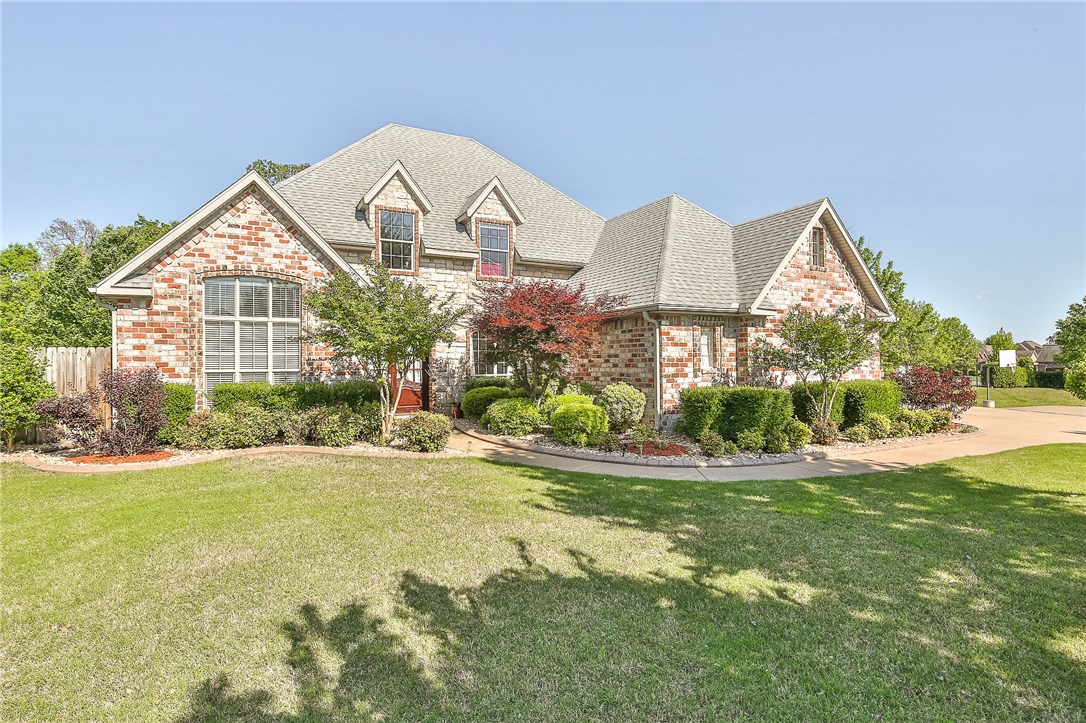 This beautiful home has a wide open floor plan with a newly remodeled kitchen, large rooms with walk-in closets, stunning new hardwood floors, vaulted ceilings in the office and a lovely bonus room. Enjoy quiet evenings on the patio overlooking the perfectly landscaped yard or cozy up next to the gorgeous fireplace in the living room. This property is located right next to the neighborhood park and basketball court, and right down the street from Bellview Elementary. This place is perfect for your family!