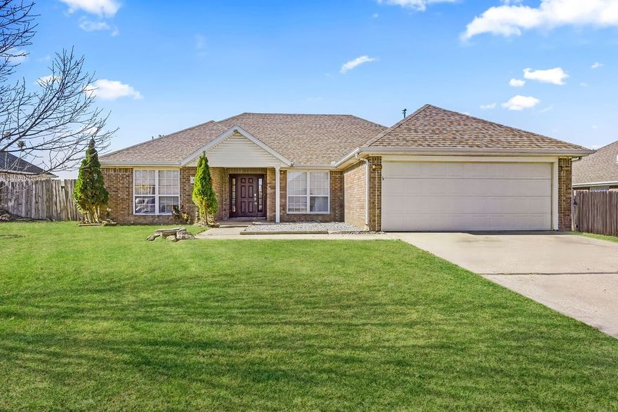 Beautiful home in the Cambridge Subdivision! Inviting living space features vaulted ceilings that enhance the sense of space and light and a cozy corner gas-log fireplace, perfect for relaxing evenings. Chef's kitchen boasts a modern aesthetic with stylish subway tile backsplash, a convenient pantry, and a generous dining area. Dedicated formal dining to handle any occasion. Split bedroom floorplan is designed for privacy and functionality for the whole family. Primary suite is a true retreat is graced with beautiful tray ceilings and walk-in closet. Ensuite bathroom offers a luxurious experience with a jacuzzi soaking tub, a dual sink vanity, and a separate walk-in shower. Fully fenced backyard with covered patio  is perfect for pets, play, and entertaining. Perfectly positioned for an active lifestyle, being close to local parks and trails and offering easy access to nearby schools. Bring the family to see this one today!