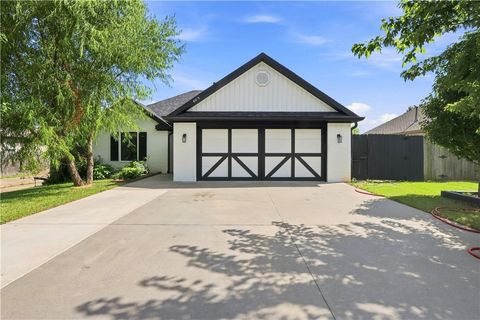 Photo of 405 Lucian Lane, Springdale, AR 72764 (MLS # 1356884)